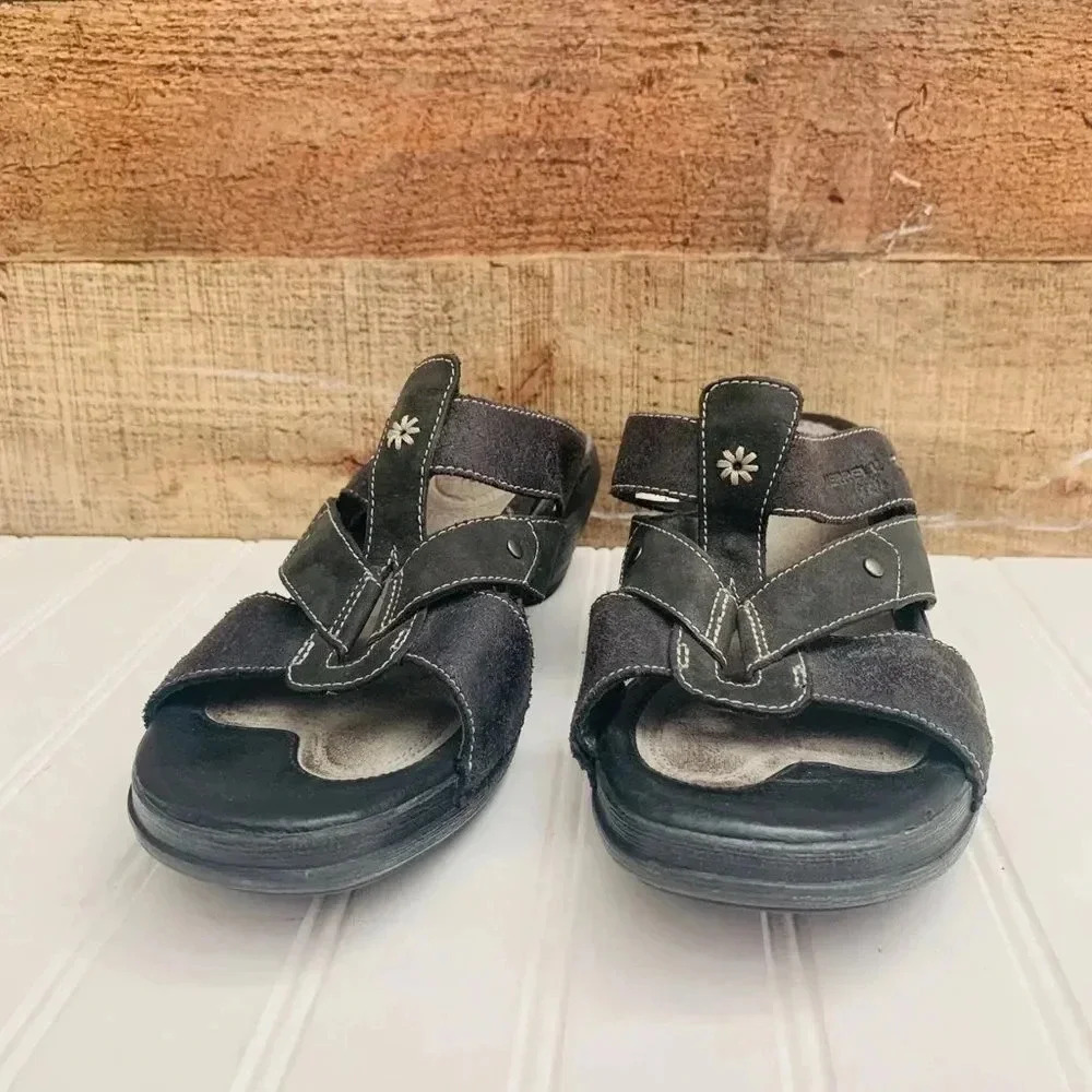 Merrell Sandals - Picture 3 of 8